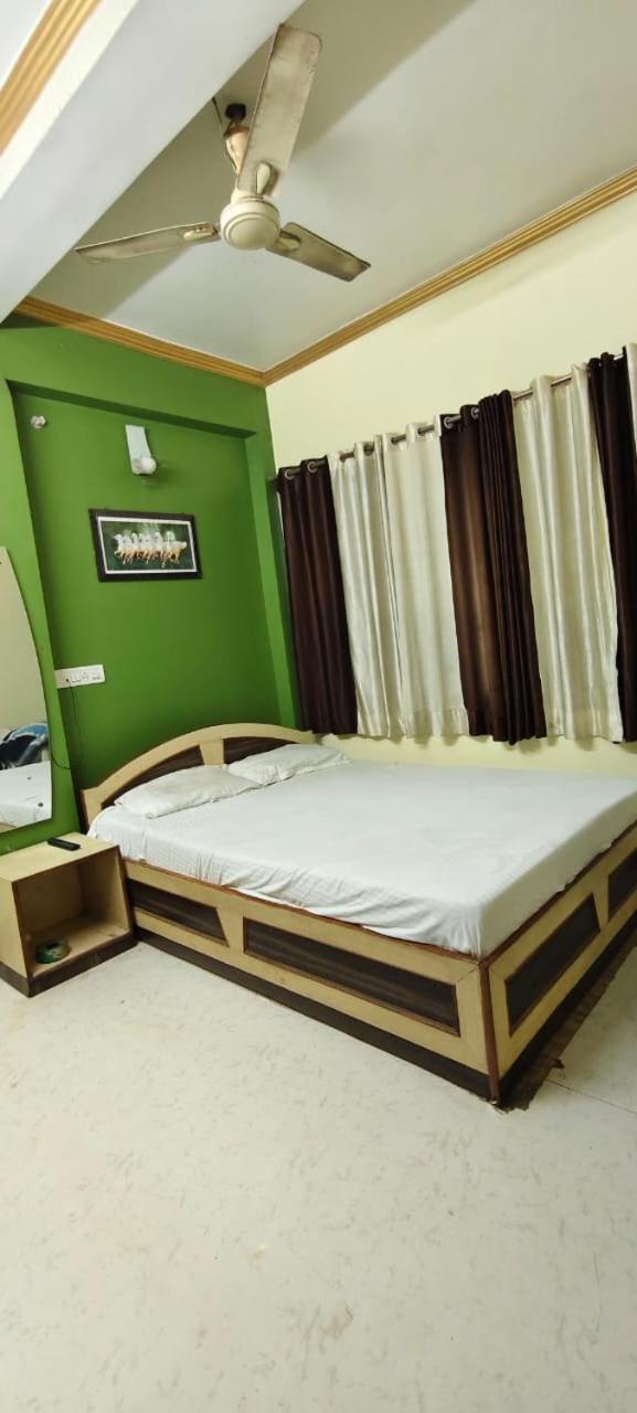 Hotel Bombay Inn ปัฏนา ภายนอก รูปภาพ